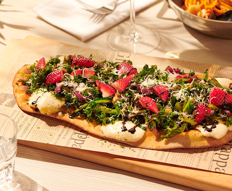 pizza-kale-fraises-mozzafilla-1